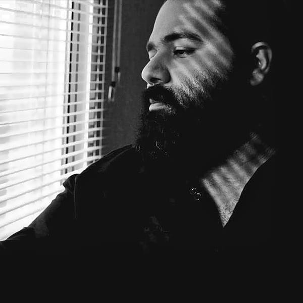 دانلود آهنگ جدید رضا صادقی به نام آدم آهنی